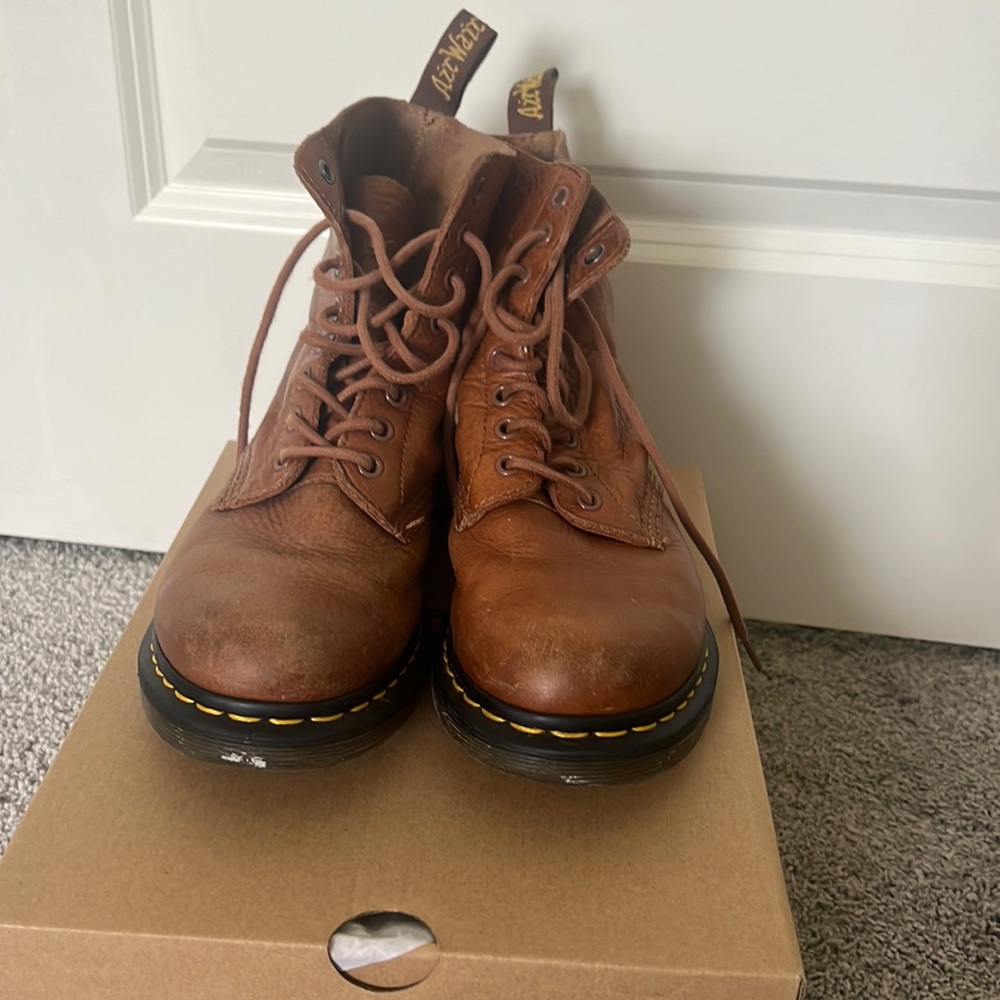 Brown Leather Dr. Martens Size 8